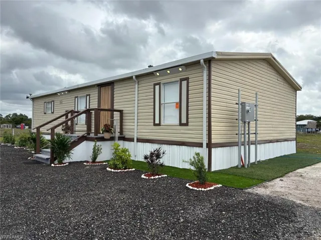 555 Palomino St, Montura Ranches, Florida 33440