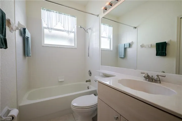 2040 Embarcadero Way, North Fort Myers, Florida 33917