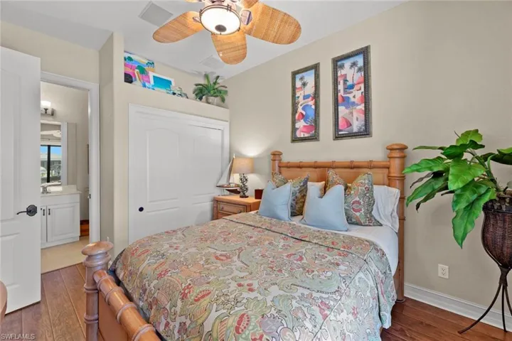 1st guest bedroom w/direct access to guest bath