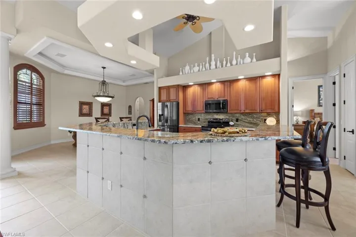 Large breakfast bar