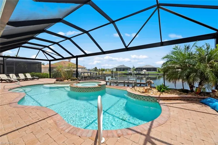 Custom pool w/infinity edge
