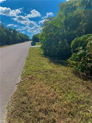 569 22nd St Ne, Naples, Florida 34120