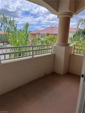 Balcony above 1 car garage.