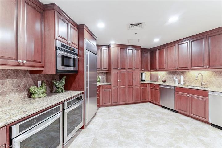 980 Cape Marco DR # 808, MARCO ISLAND FL 34145
