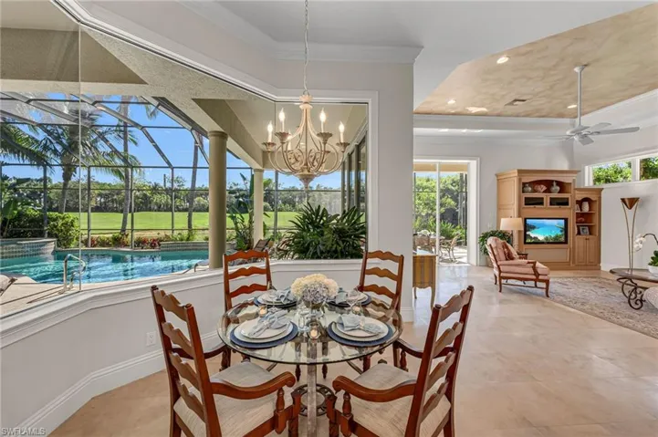 Ready for some coffee and breakfast, while enjoying these beautiful views?