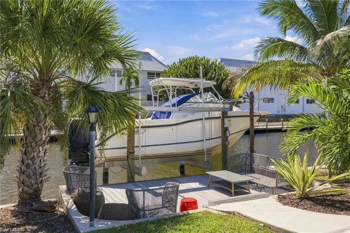 729 Sand Dollar Dr, Sanibel, Florida 33957