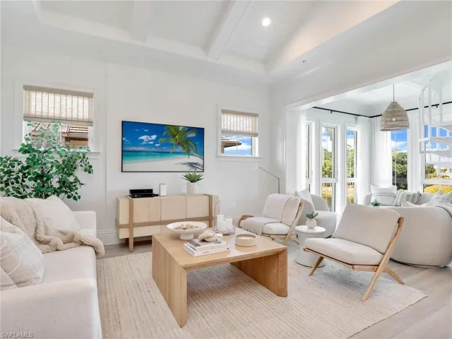 6589  Dominica  DR, Naples, FL 34113