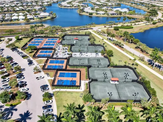 6589  Dominica  DR, Naples, FL 34113