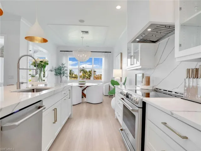 6589  Dominica  DR, Naples, FL 34113