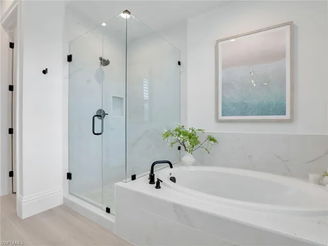 6589  Dominica  DR, Naples, FL 34113
