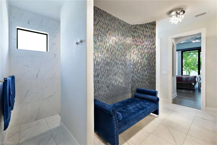 Primary  suite wall and space for a standalone tub