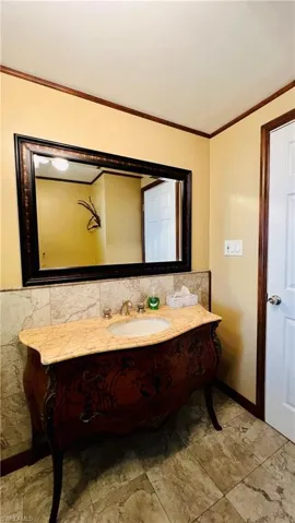 MASTER BATH VANITY