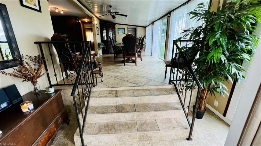 LARGE DINING ROOM