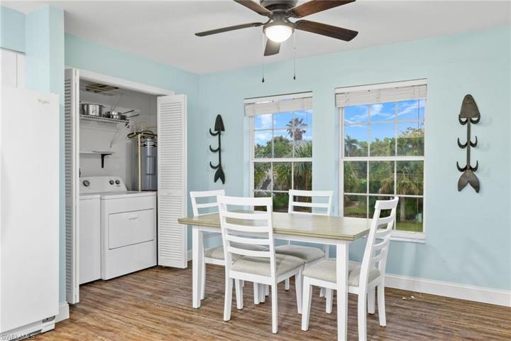 Eat-in Kitchen Area/Laundry