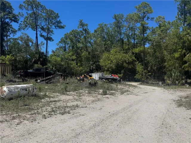 View of dirt / gravel road