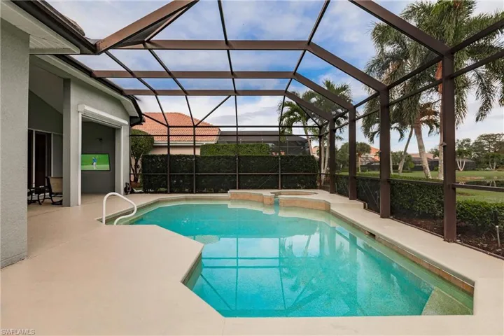 Pool & Spa