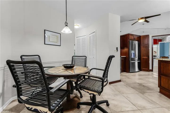 Kitchen eating area