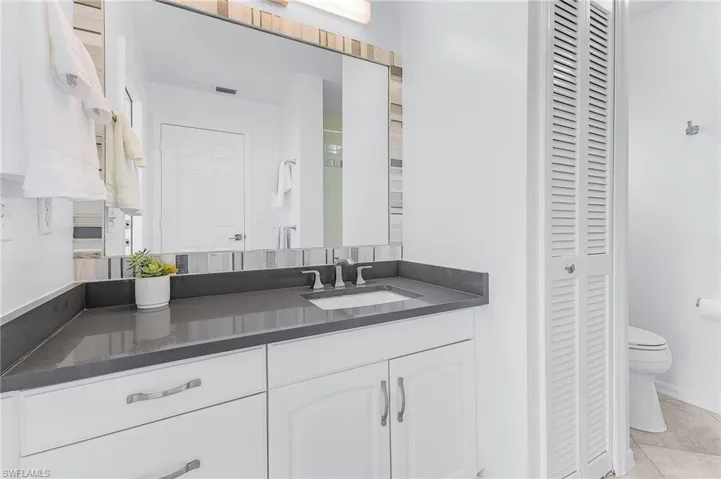 Updated 2nd bath/pool bath tiled showers