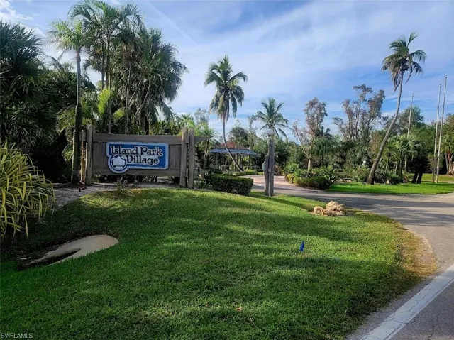 Community Sign & Entrance