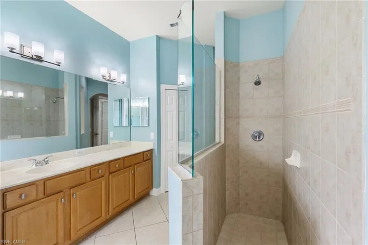 3917 Fabienne Ct, Naples, Florida 34109