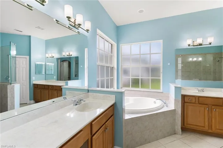 3917 Fabienne Ct, Naples, Florida 34109