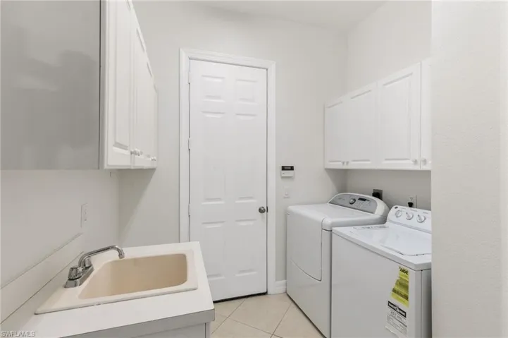 3917 Fabienne Ct, Naples, Florida 34109