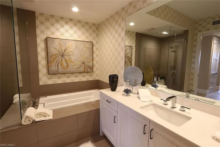 1135  3rd S AVE, Naples, FL 34102