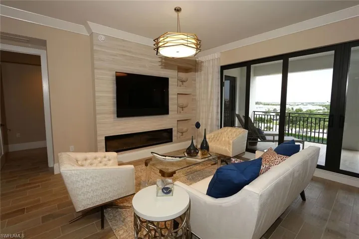 1135  3rd S AVE, Naples, FL 34102
