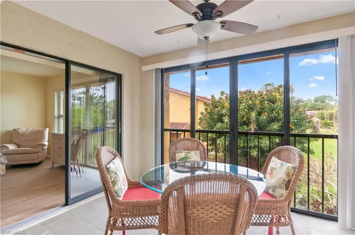 Sunroom with ceiling fan