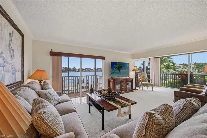 3000 Gulf Shore Blvd N 101, Naples, Florida 34103