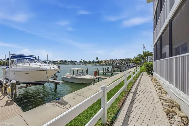 3000 Gulf Shore Blvd N 101, Naples, Florida 34103