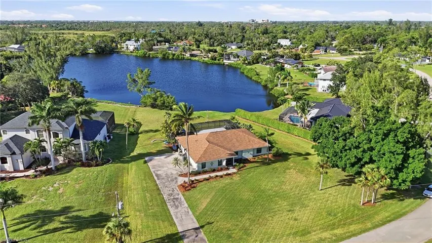 7275 Lake Dr, Fort Myers, Florida 33908