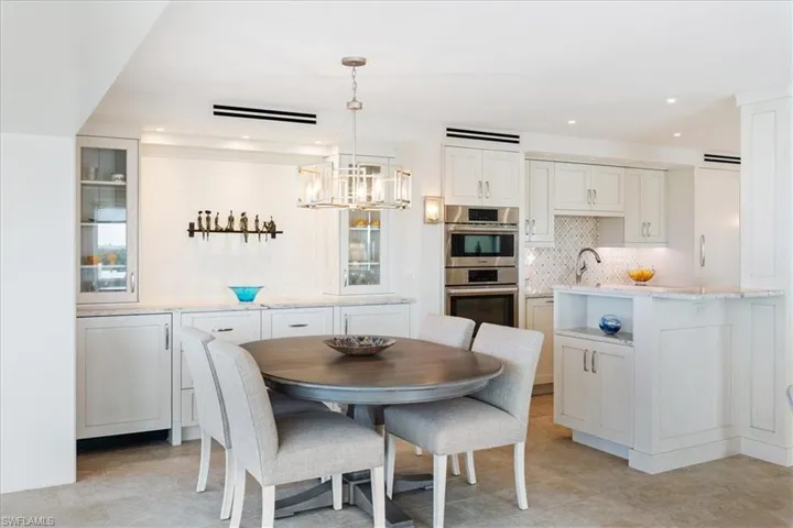 250 Park Shore Dr 701, Naples, Florida 34103