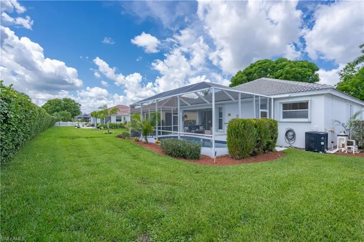 11320  Lakeland  CIR, Fort Myers, FL 33913