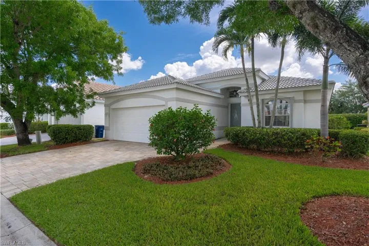 11320  Lakeland  CIR, Fort Myers, FL 33913