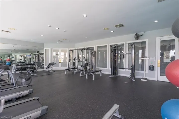 11320  Lakeland  CIR, Fort Myers, FL 33913
