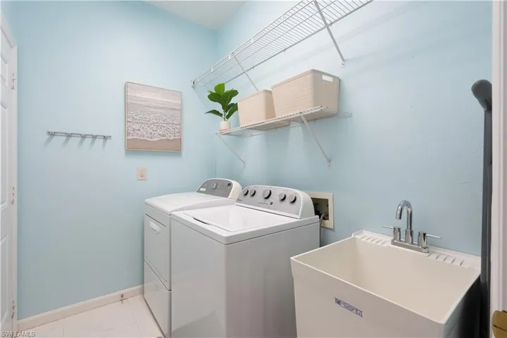 11320  Lakeland  CIR, Fort Myers, FL 33913