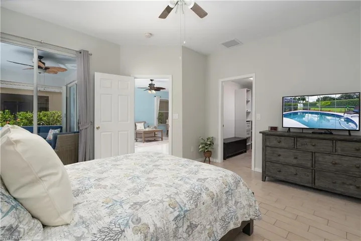 11320  Lakeland  CIR, Fort Myers, FL 33913