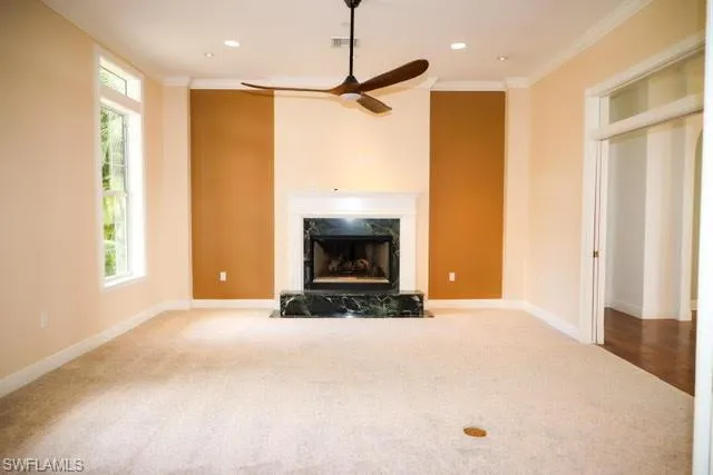 Living Room-FirePlace
