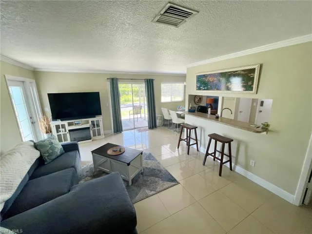 3361 New South Province Blvd 2, Fort Myers, Florida 33907