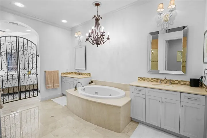 16653  Toscana  CIR, Naples, FL 34110