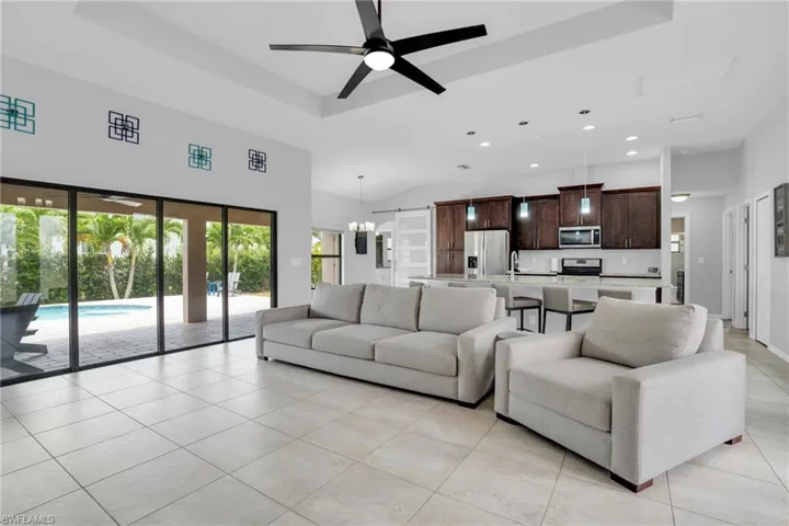 3702 Nw 2nd St, Cape Coral Fl 33993