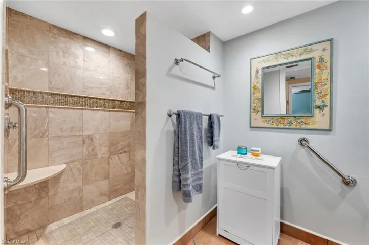 5950 Pelican Bay Blvd 111, Naples, Florida 34108