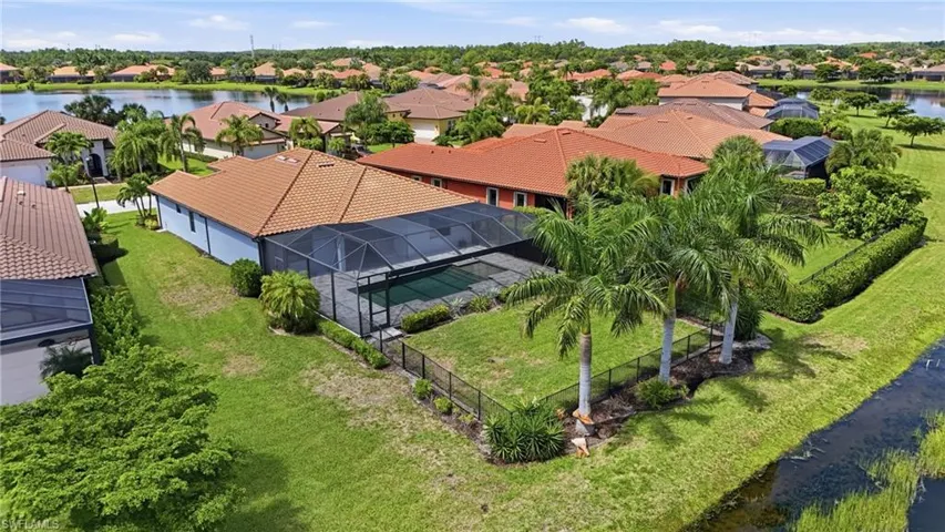 10081 Avalon Lake Cir, Fort Myers, Florida 33913