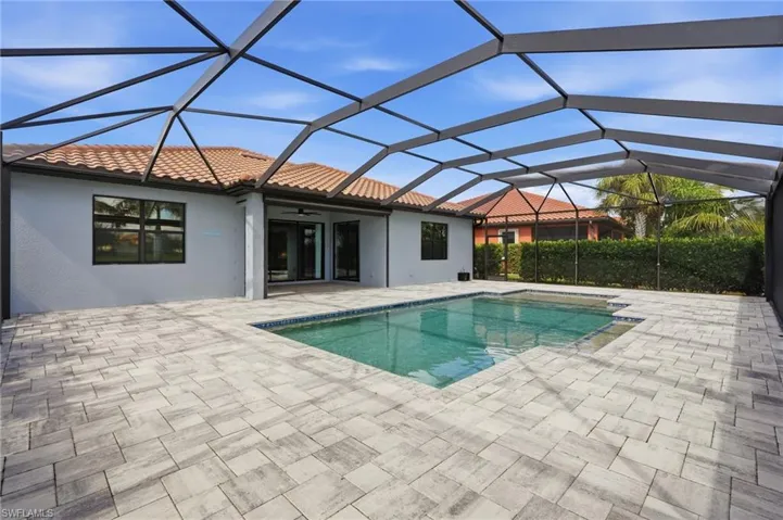 10081 Avalon Lake Cir, Fort Myers, Florida 33913