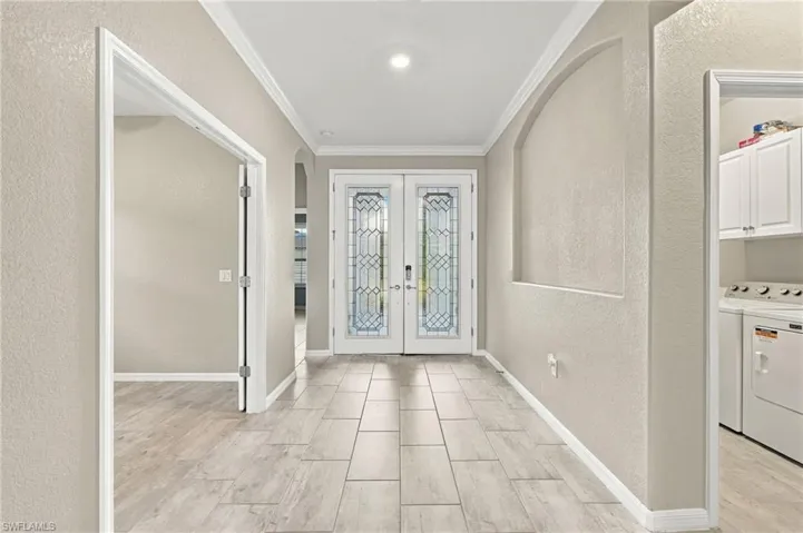 10081 Avalon Lake Cir, Fort Myers, Florida 33913