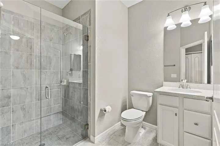 10081 Avalon Lake Cir, Fort Myers, Florida 33913