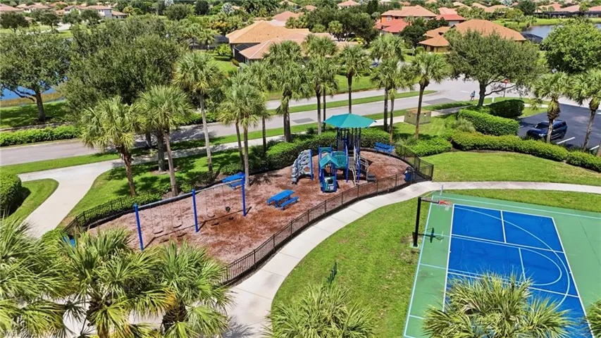 10081 Avalon Lake Cir, Fort Myers, Florida 33913