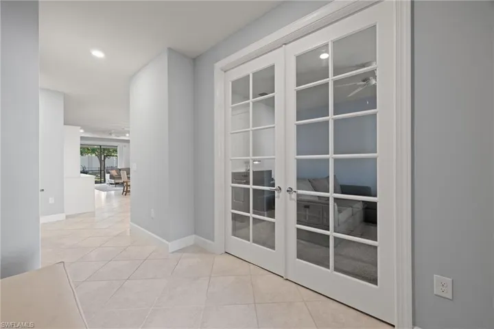 Foyer/Office