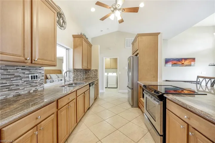Stainless appliances, granite countertops,